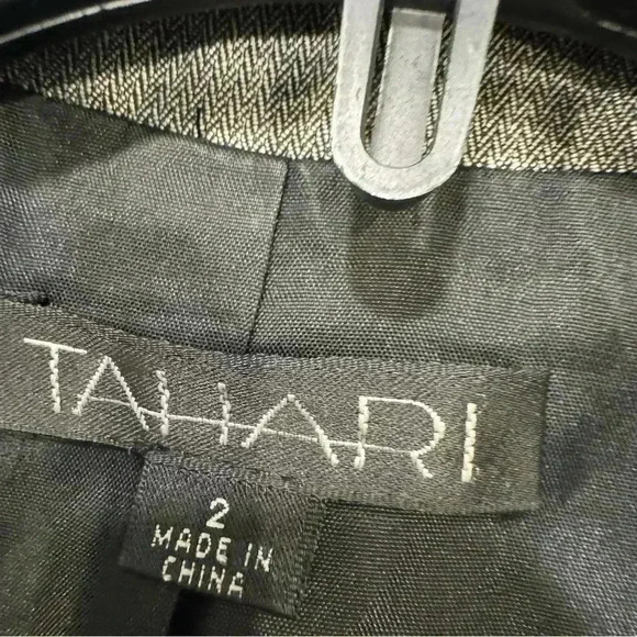 Tahari blazer size 2 long sleeve Dark Gray 3 Silver Metal button close - Picture 3 of 9